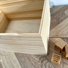 Load image into Gallery viewer, Personalised Jungle Animals New Baby Keepsake Box - 5 Sizes (16cm | 20cm | 26cm | 30cm | 36cm)
